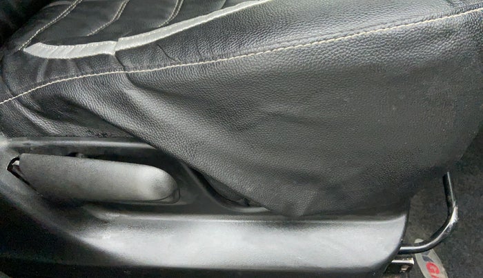 2015 Maruti Swift VXI D, CNG, Manual, 1,33,652 km, Driver Side Adjustment Panel