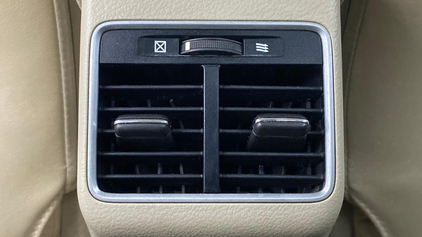 2015 Maruti Ciaz ZDI+ SHVS, Diesel, Manual, 87,122 km, Rear AC Vents
