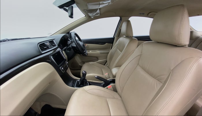 2015 Maruti Ciaz ZDI+ SHVS, Diesel, Manual, 87,122 km, Right Side Front Door Cabin