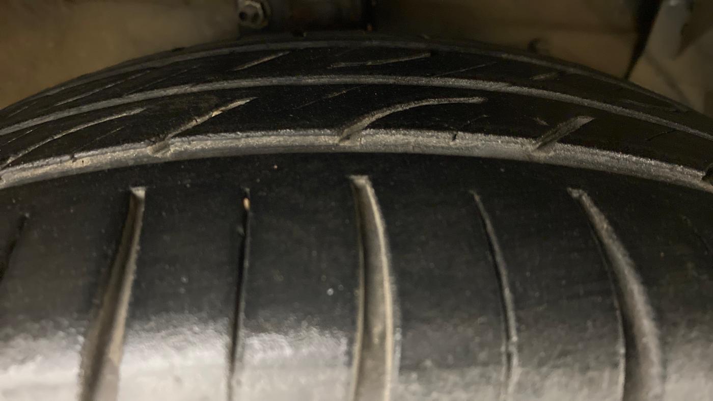2015 Maruti Ciaz ZDI+ SHVS, Diesel, Manual, 87,122 km, Right Front Tyre Tread