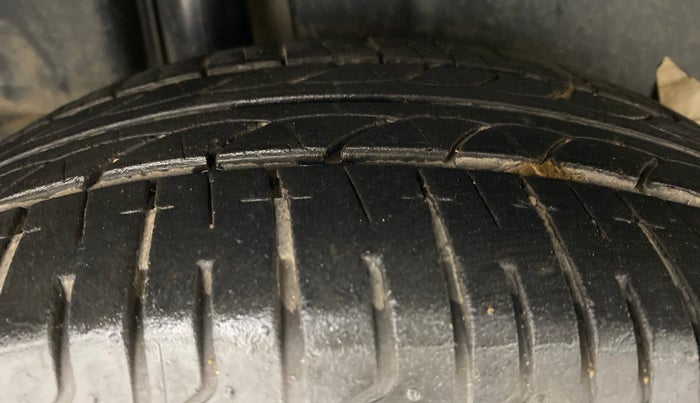 2015 Maruti Ciaz ZDI+ SHVS, Diesel, Manual, 87,122 km, Right Rear Tyre Tread