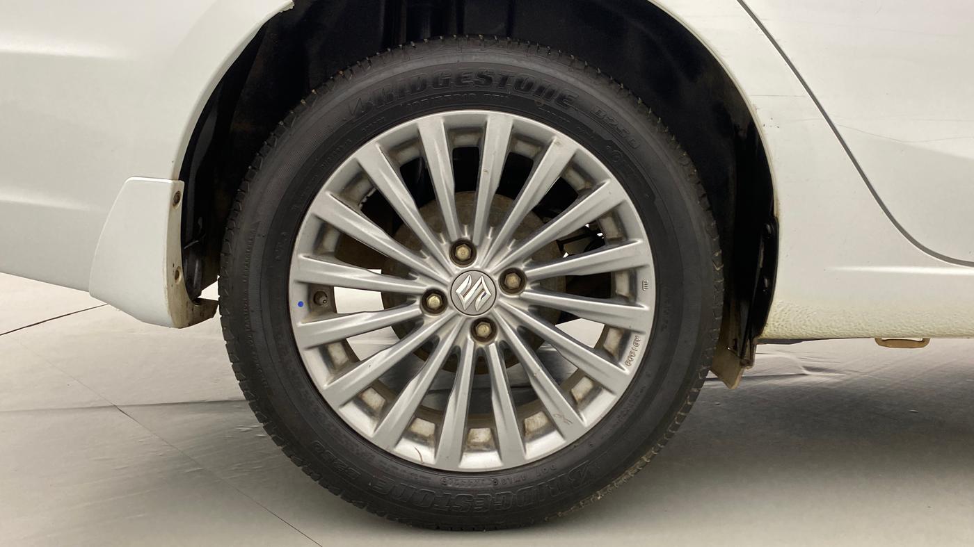 2015 Maruti Ciaz ZDI+ SHVS, Diesel, Manual, 87,122 km, Right Rear Wheel