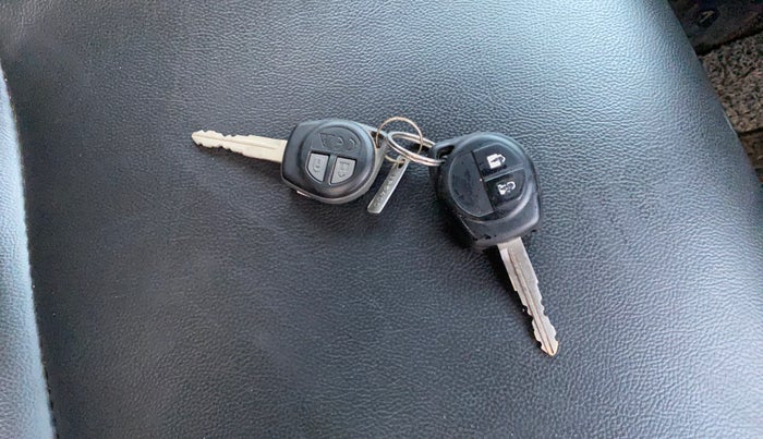 2020 Maruti Swift VXI, Petrol, Manual, 37,611 km, Key Close Up