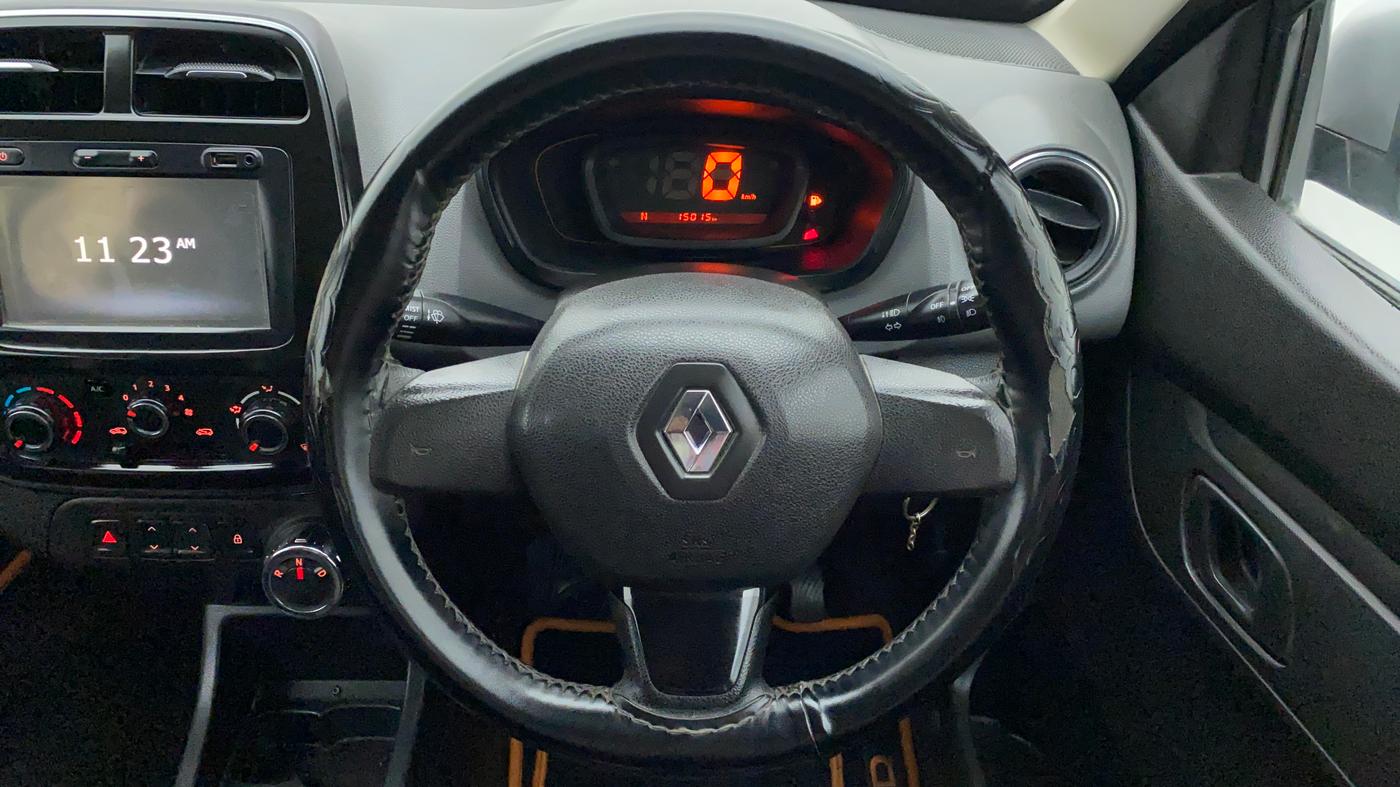 2017 Renault Kwid RXT 1.0 EASY-R  AT, Petrol, Automatic, 15,069 km, Steering Wheel Close Up
