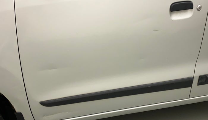 2014 Maruti Wagon R 1.0 LXI CNG, CNG, Manual, 1,05,882 km, Front passenger door - Minor scratches