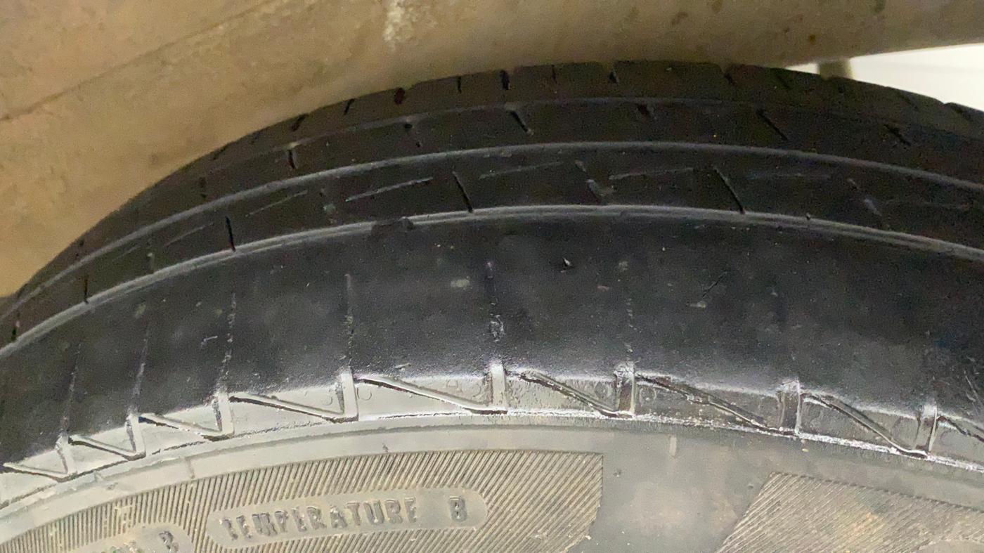 2014 Maruti Wagon R 1.0 LXI CNG, CNG, Manual, 1,05,882 km, Left Rear Tyre Tread