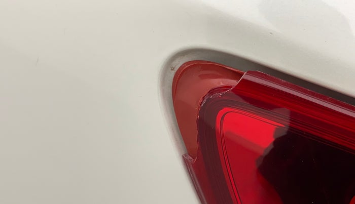 2018 Maruti Dzire ZDI AMT, Diesel, Automatic, 1,17,827 km, Left tail light - Minor damage