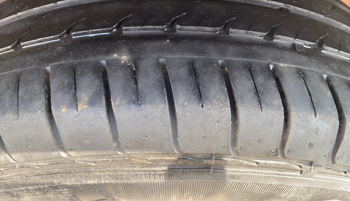 2015 Hyundai Elite i20 SPORTZ 1.2, Petrol, Manual, 78,848 km, Left Rear Tyre Tread