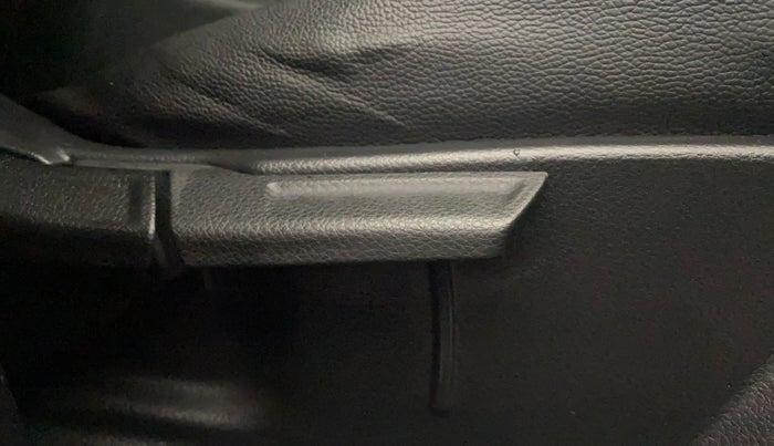 2021 KIA SONET HTX 1.0 IMT, Petrol, Manual, 21,528 km, Driver Side Adjustment Panel