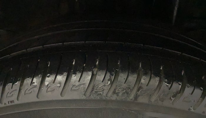 2021 KIA SONET HTX 1.0 IMT, Petrol, Manual, 21,528 km, Left Rear Tyre Tread