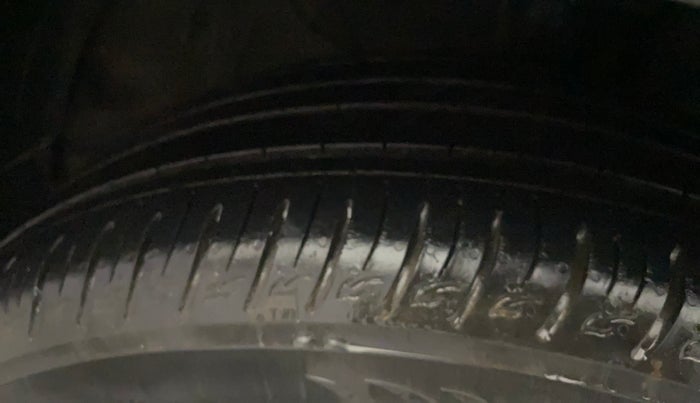 2021 KIA SONET HTX 1.0 IMT, Petrol, Manual, 21,528 km, Right Front Tyre Tread