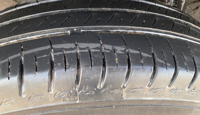 2023 Renault TRIBER RXT AMT, Petrol, Automatic, 23,337 km, Right Rear Tyre Tread