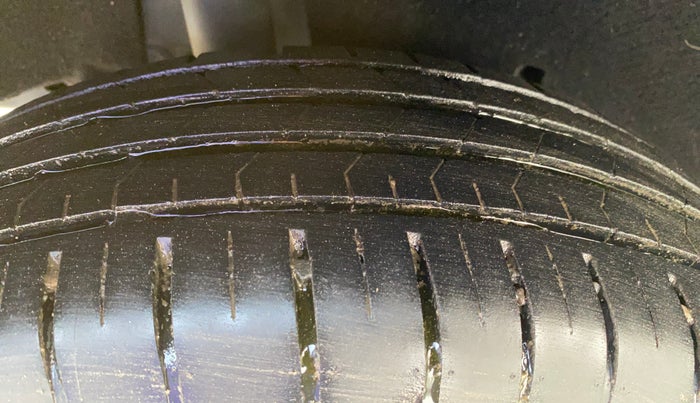 2017 Maruti Baleno SIGMA PETROL 1.2, Petrol, Manual, 97,472 km, Right Rear Tyre Tread