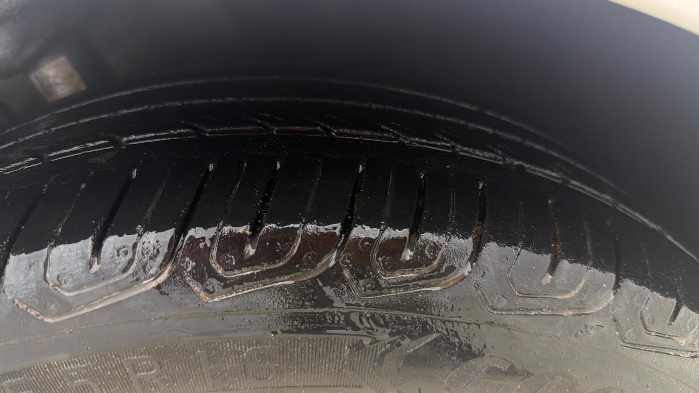 2022 Skoda SLAVIA AMBITION 1.0L TSI AT, Petrol, Automatic, 39,182 km, Right Front Tyre Tread