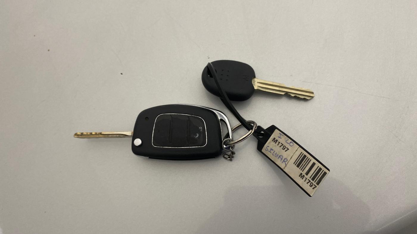 2013 Hyundai i20 SPORTZ 1.2, Petrol, Manual, 74,812 km, Key Close Up