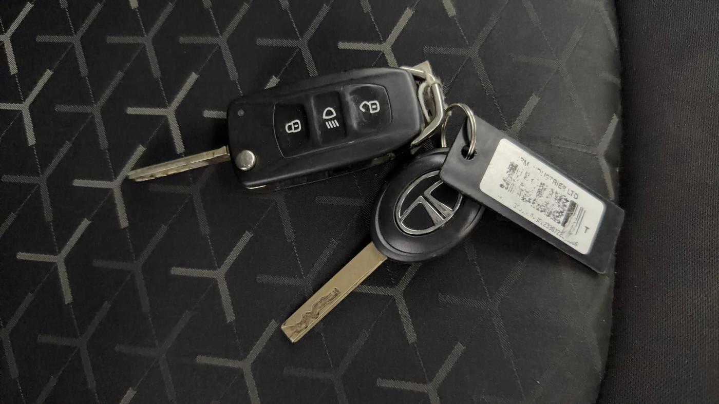 2022 Tata NEXON XMA PLUS SUNROOF PETROL, Petrol, Automatic, 76,208 km, Key Close Up