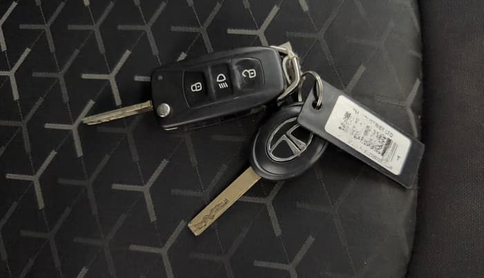 2022 Tata NEXON XMA PLUS SUNROOF PETROL, Petrol, Automatic, 76,208 km, Key Close Up