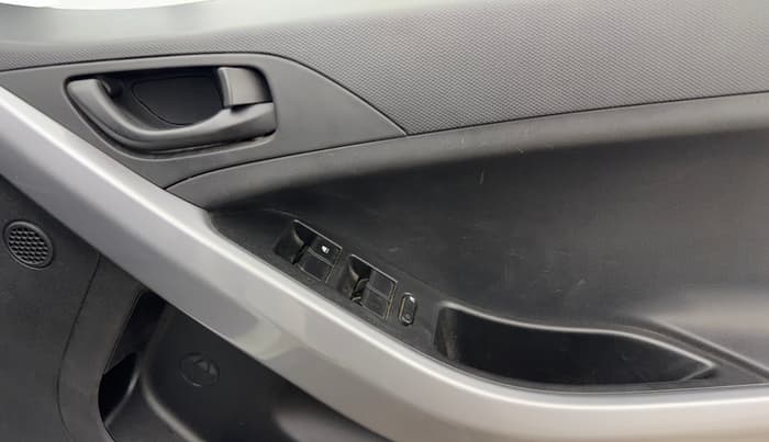 2022 Tata NEXON XMA PLUS SUNROOF PETROL, Petrol, Automatic, 76,208 km, Driver Side Door Panels Control