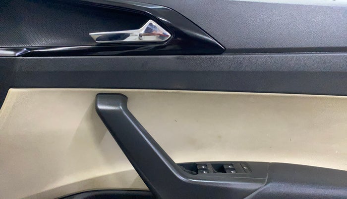 2022 Skoda SLAVIA STYLE 1.0L TSI AT, Petrol, Automatic, 33,393 km, Driver Side Door Panels Control