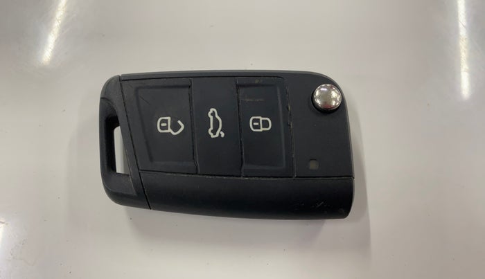 2022 Skoda SLAVIA STYLE 1.0L TSI AT, Petrol, Automatic, 33,393 km, Key Close Up