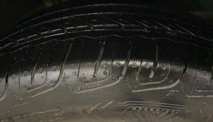 2022 Skoda SLAVIA STYLE 1.0L TSI AT, Petrol, Automatic, 33,393 km, Right Front Tyre Tread