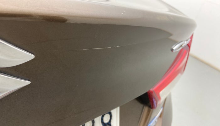 2016 Maruti Ciaz ZDI SHVS, Diesel, Manual, 72,005 km, Dicky (Boot door) - Slightly dented