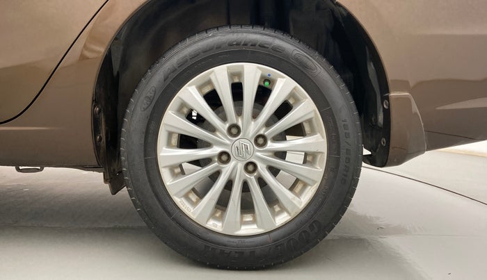 2016 Maruti Ciaz ZDI SHVS, Diesel, Manual, 72,005 km, Left Rear Wheel
