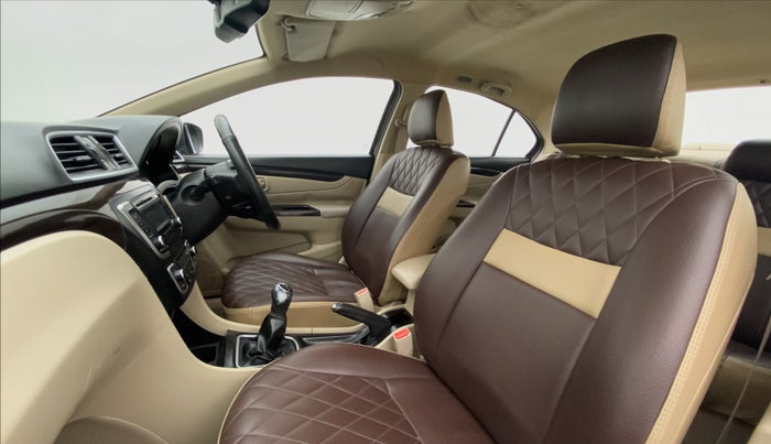 2016 Maruti Ciaz ZDI SHVS, Diesel, Manual, 72,005 km, Right Side Front Door Cabin
