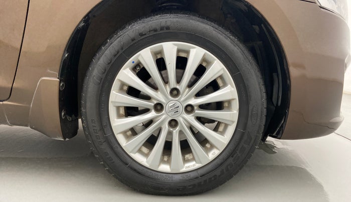 2016 Maruti Ciaz ZDI SHVS, Diesel, Manual, 72,005 km, Right Front Wheel