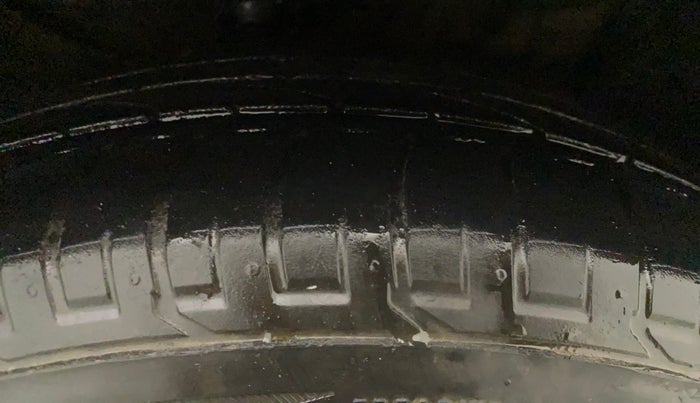 2016 Hyundai Creta SX PLUS AT 1.6 PETROL, Petrol, Automatic, 83,693 km, Right Front Tyre Tread