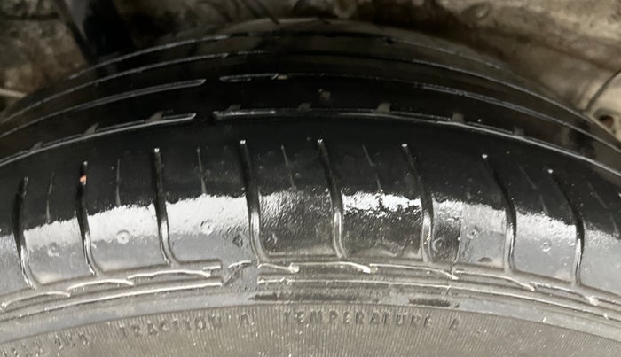 2020 Hyundai VENUE S 1.2, Petrol, Manual, 39,068 km, Right Rear Tyre Tread