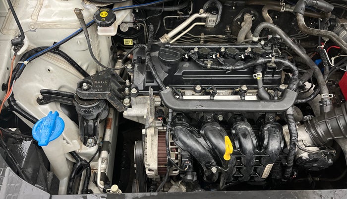 2020 Hyundai VENUE S 1.2, Petrol, Manual, 39,068 km, Engine View - Right