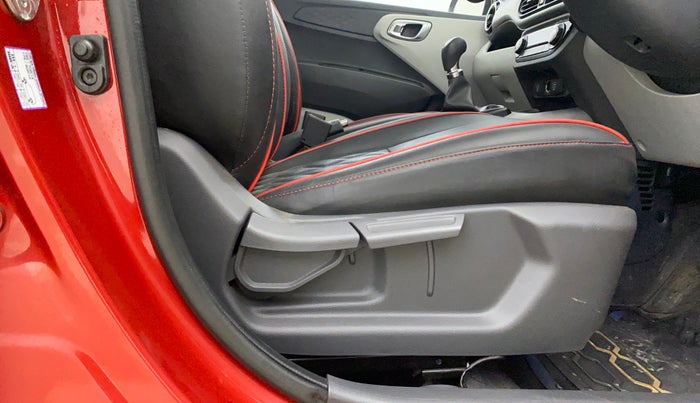 2023 Hyundai GRAND I10 NIOS ASTA 1.2 KAPPA VTVT, Petrol, Manual, 15,950 km, Driver Side Adjustment Panel