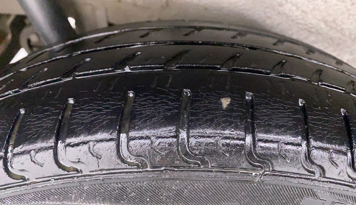 2016 Maruti Wagon R 1.0 VXI, Petrol, Manual, 35,104 km, Right Rear Tyre Tread