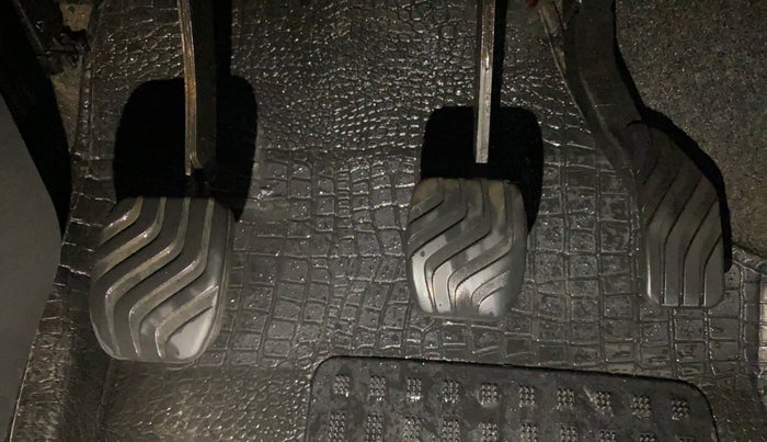 2016 Renault Kwid RXL, Petrol, Manual, 46,250 km, Pedals