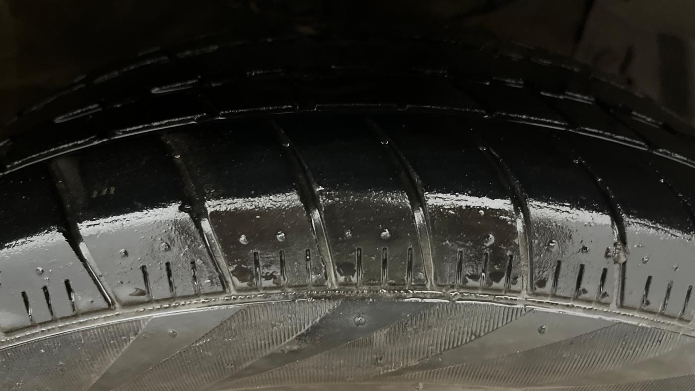 2016 Maruti Ciaz ZXI+ RS, Petrol, Manual, 74,866 km, Right Front Tyre Tread