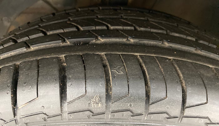2017 Maruti Baleno ALPHA CVT PETROL 1.2, Petrol, Automatic, 66,200 km, Left Front Tyre Tread