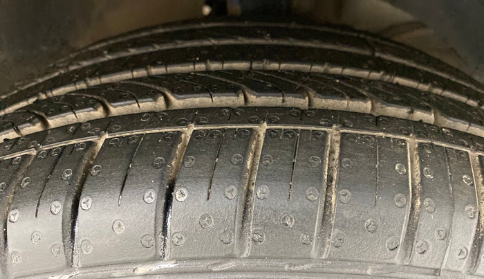 2017 Maruti Baleno ALPHA CVT PETROL 1.2, Petrol, Automatic, 66,200 km, Right Front Tyre Tread
