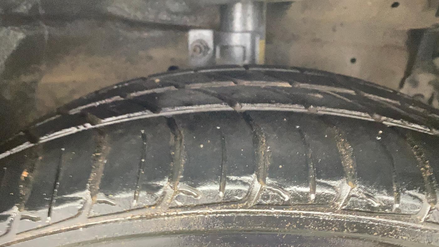 2014 Maruti Ertiga VXI, Petrol, Manual, 1,39,167 km, Right Front Tyre Tread