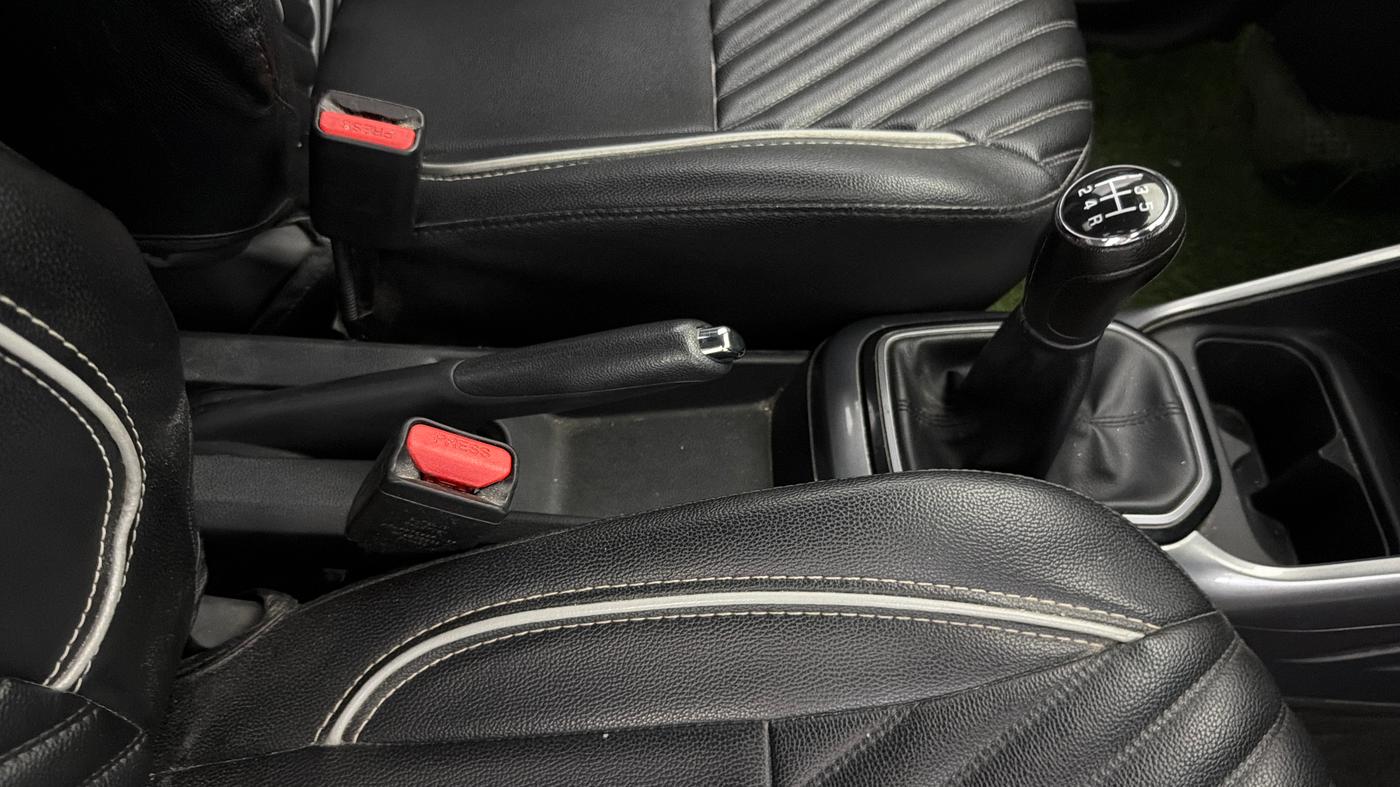 2021 Maruti IGNIS ZETA 1.2, Petrol, Manual, 33,223 km, Gear Lever