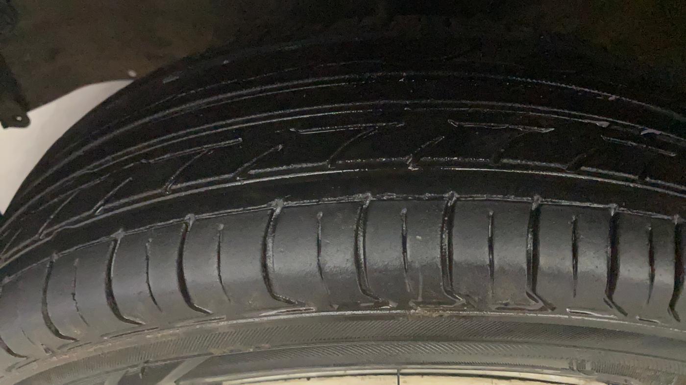 2012 Maruti Wagon R 1.0 LXI, Petrol, Manual, 1,18,766 km, Left Front Tyre Tread