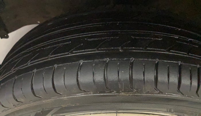 2012 Maruti Wagon R 1.0 LXI, Petrol, Manual, 1,18,766 km, Left Front Tyre Tread