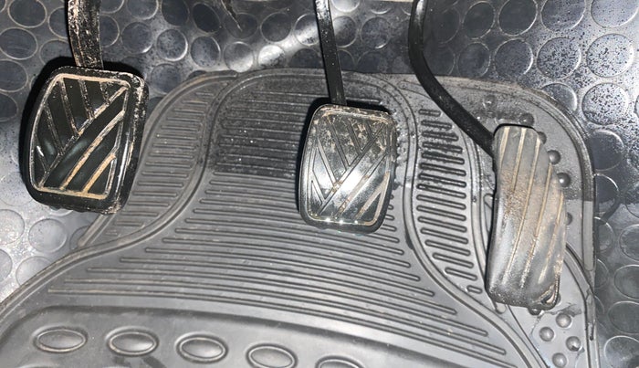 2012 Maruti Wagon R 1.0 LXI, Petrol, Manual, 1,18,766 km, Pedals