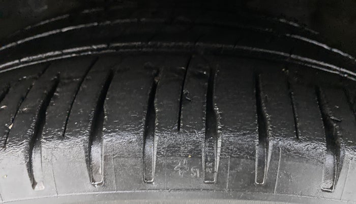 2013 Hyundai Verna FLUIDIC 1.6 CRDI SX OPT, Diesel, Manual, 97,264 km, Left Front Tyre Tread