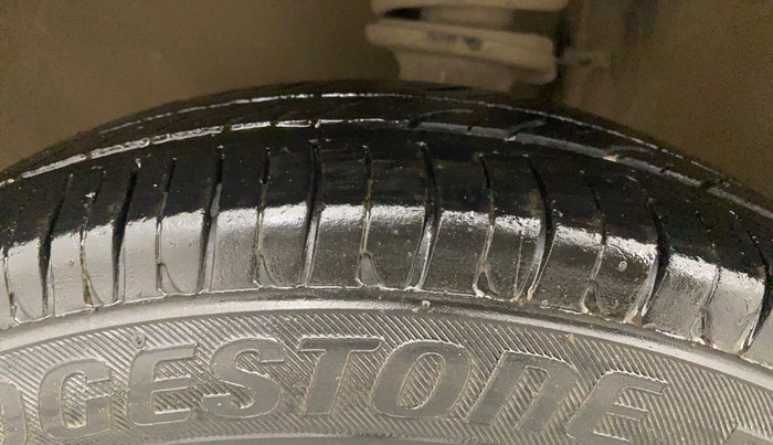 2016 Maruti Alto 800 LXI, Petrol, Manual, 1,09,996 km, Left Front Tyre Tread