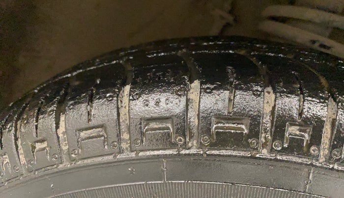2016 Maruti Alto 800 LXI, Petrol, Manual, 1,09,996 km, Right Front Tyre Tread