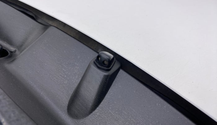 2014 Maruti Wagon R 1.0 VXI, Petrol, Manual, 94,458 km, Front windshield - Wiper nozzle not functional