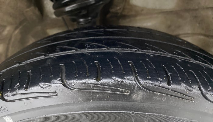 2014 Maruti Wagon R 1.0 VXI, Petrol, Manual, 94,458 km, Right Front Tyre Tread