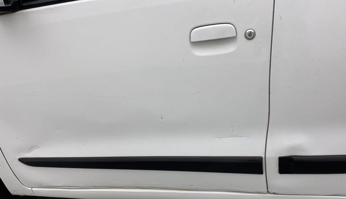 2014 Maruti Wagon R 1.0 VXI, Petrol, Manual, 94,458 km, Front passenger door - Minor scratches