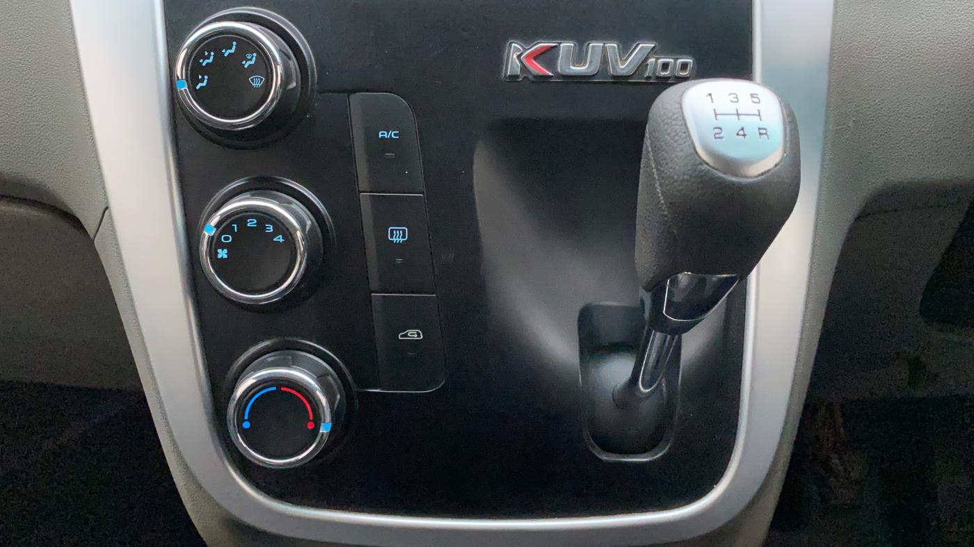 2016 Mahindra Kuv100 K8 6 STR, Petrol, Manual, 56,305 km, Gear Lever